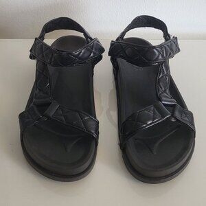 Rouge casual faux black leather adjustable strap ridge sole sandals size 7.5